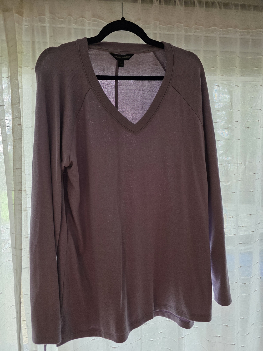 Banana Republic Lavender V-Neck Long Sleeve Sweater